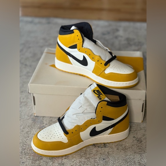 Air Jordan 1 Retro High OG GS “Yellow Ochre” 6.5Y / Women’s 8 – Brand New w/ Box - Picture 3 of 13